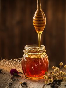 Honey, a natural beauty remedy for glowing skin