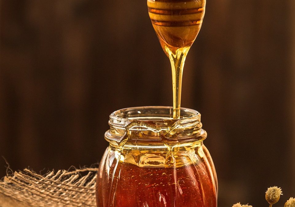 Honey, a natural beauty remedy for glowing skin